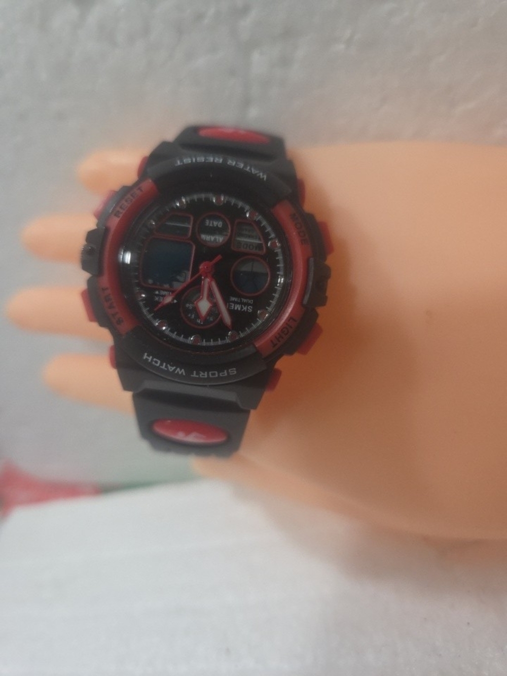 SKMEI Black and Red Sport Watch 1573 Needs Battery Brand New